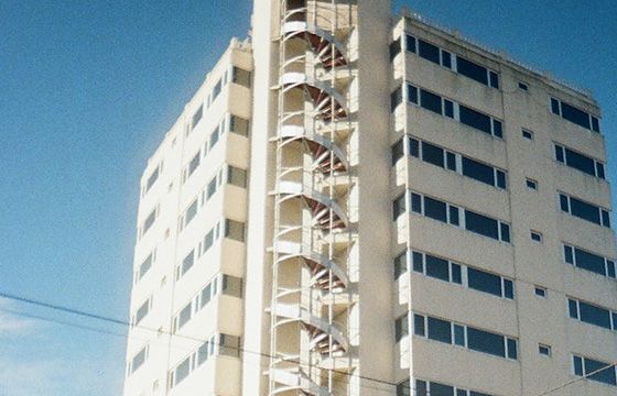 為什么粉刷石膏攪拌后凝固快？